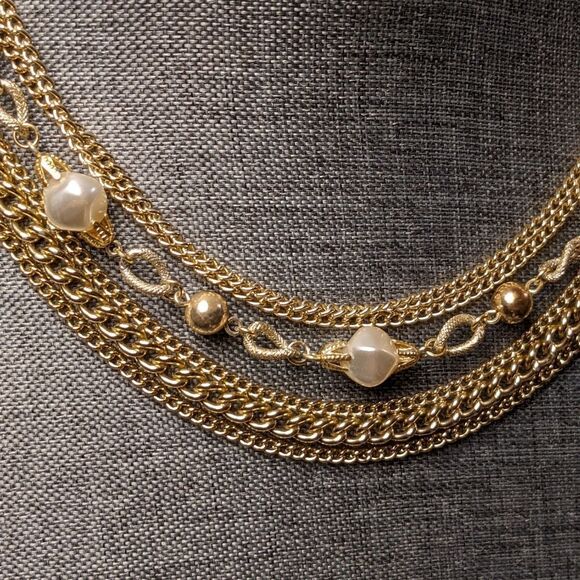 Vintage gorgeous layered goldtone links & pearl statement necklace - Picture 5 of 13